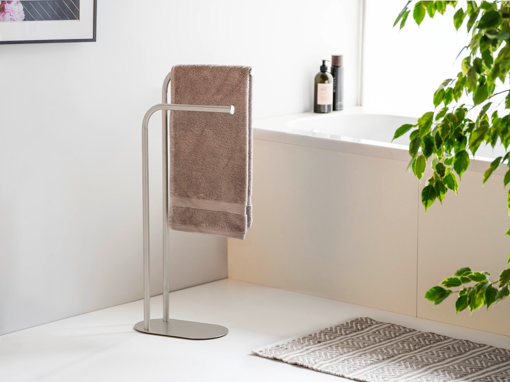 Handtuchständer Mod. Levante, satiniert, Edelstahl, 30x79x17 cm  freistehend, platzsparend, modernes Design